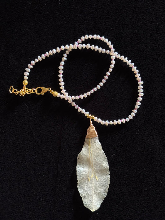 Choker Leaf